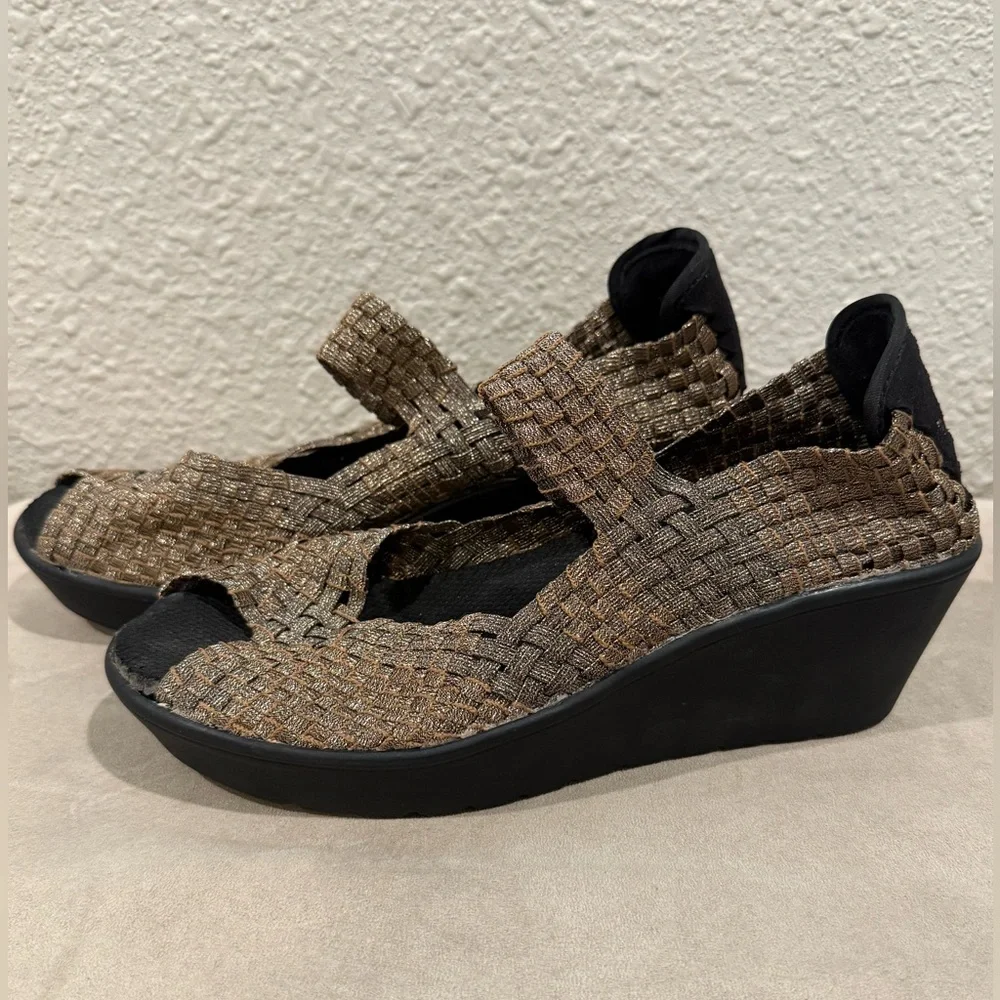 Steven by Steve Madden Stylish Women's Woven Sandals Size‎ 8..5